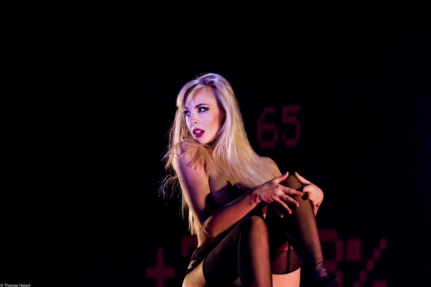 Danseuse Taina De Bermudes Crazy Horse By Thomas Helard