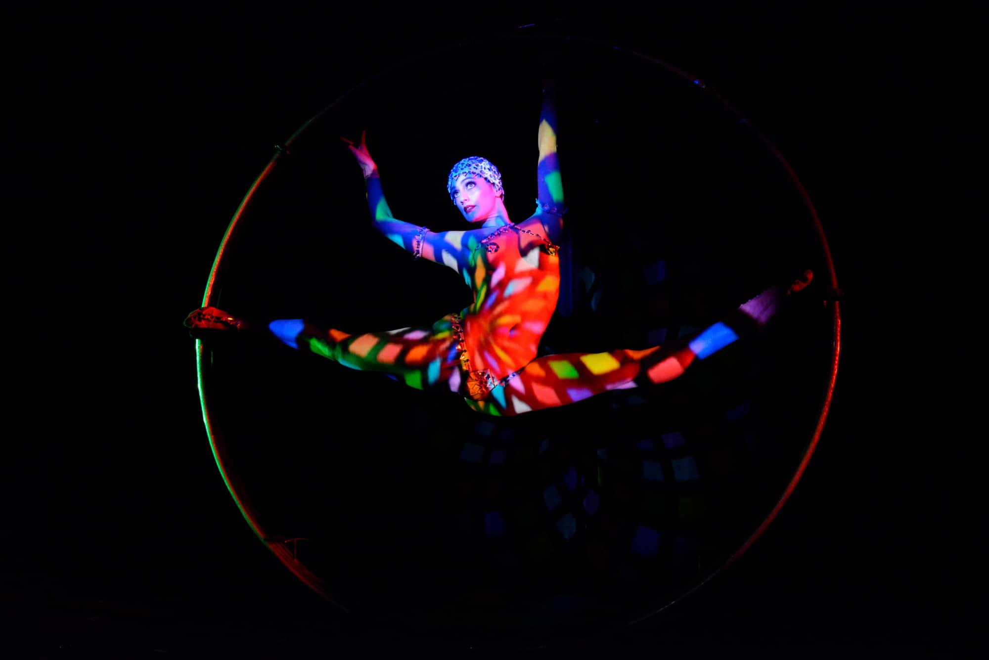Danseuse Lola Kashmir Crazy Horse By Antoine Poupel